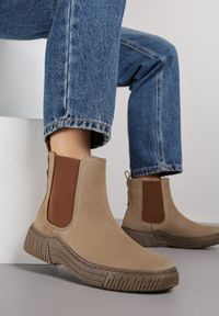 Born2be - Ciemnobeżowe Botki Sztyblety na Ozdobnie Żłobionej Podeszwie Ezisane. Okazja: na co dzień. Kolor: beżowy. Materiał: jeans. Styl: casual, elegancki #3