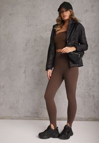 Renee - Czarna Kurtka Przejściowa z Pikowaniem i Odpinanym Kapturem Edielitia. Okazja: na co dzień. Typ kołnierza: kaptur. Kolor: czarny. Materiał: nylon, jeans. Styl: casual #5