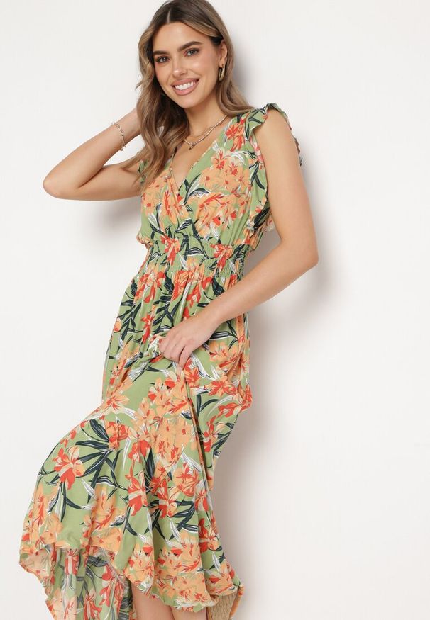 Born2be - Zielona Sukienka z Wiskozy Yenek. Kolor: zielony. Materiał: wiskoza. Długość rękawa: krótki rękaw. Wzór: nadruk, aplikacja. Typ sukienki: rozkloszowane, kopertowe. Styl: wizytowy, elegancki. Długość: maxi