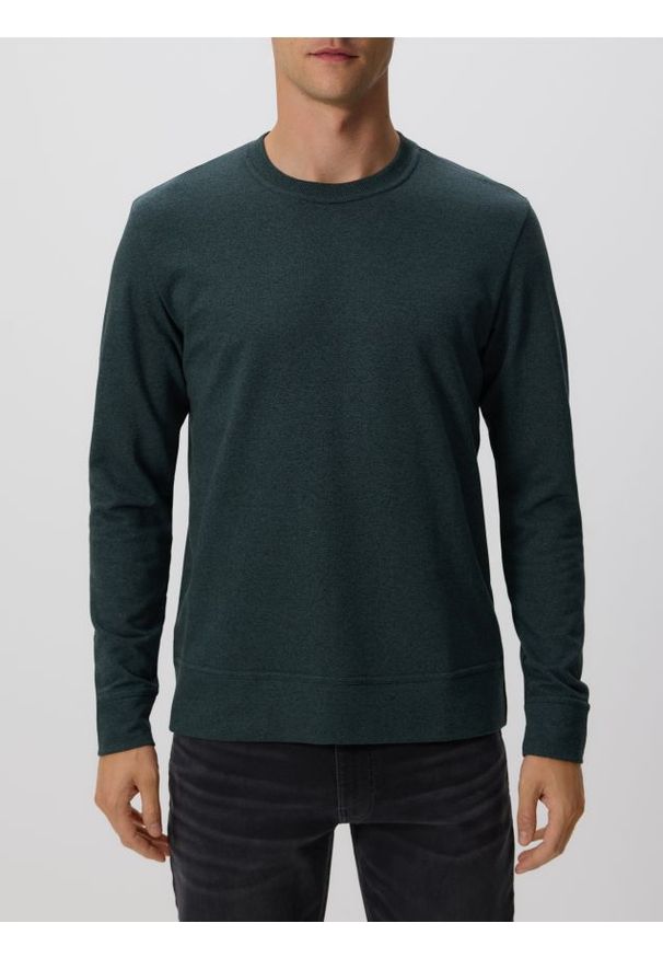 Reserved - Longsleeve regular - ciemnozielony. Kolor: zielony. Materiał: dzianina, bawełna. Długość rękawa: długi rękaw