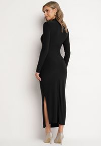 Born2be - Czarna Dopasowana Sukienka z Półgolfem Trenem i Rozcięciem Miredi. Kolor: czarny. Styl: elegancki #5