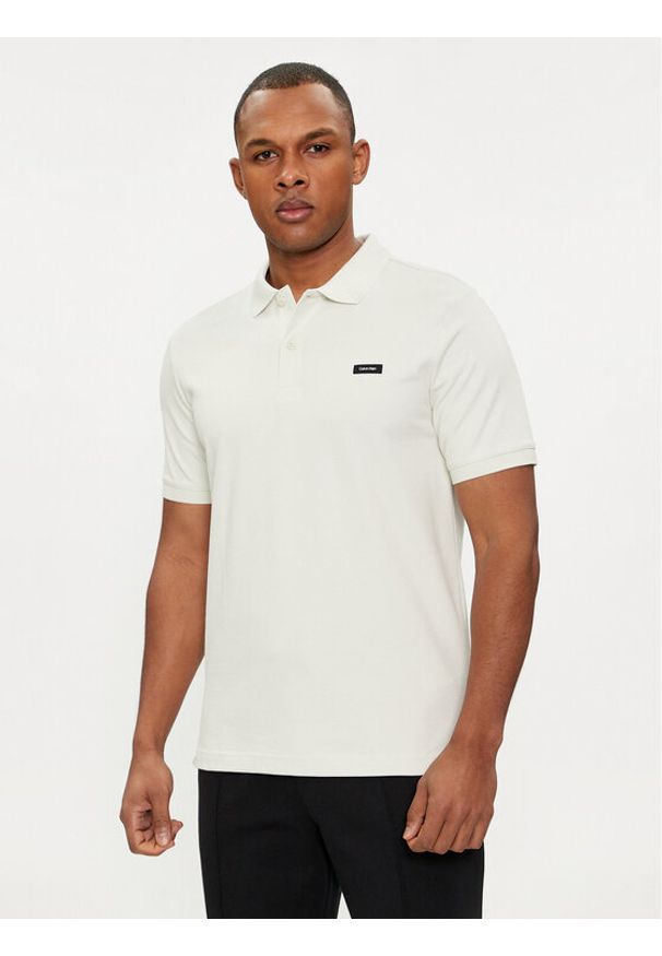 Calvin Klein Polo K10K111196 Beżowy Slim Fit. Typ kołnierza: polo. Kolor: beżowy. Materiał: bawełna