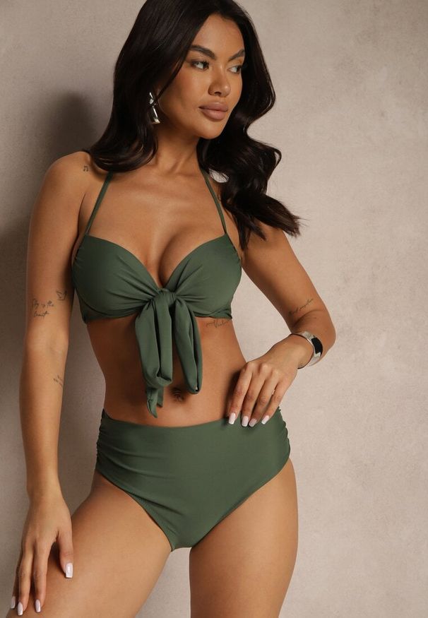 Renee - Zielone Bikini Wiązany Biustonosz i Majtki Typu Figi Fevarelia. Stan: podwyższony. Kolor: zielony. Wzór: haft