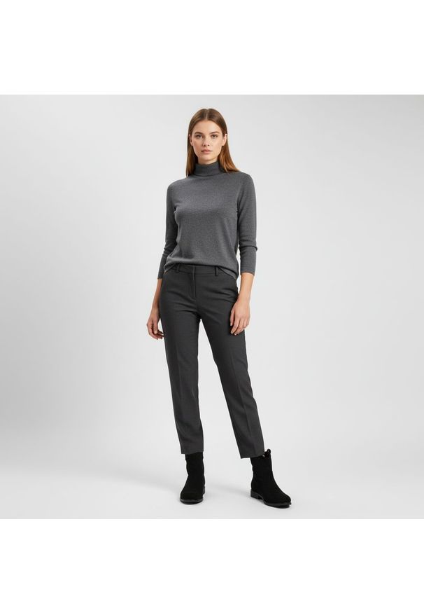 Botki damskie S.Barski, cholewka z materiału ażurowe wykończenie krótka cholewka fason zapinany na suwak pętla z tyłu stabilna niska podeszwa prosta. Okazja: na co dzień. Kolor: czarny. Materiał: materiał. Szerokość cholewki: normalna. Wzór: ażurowy. Obcas: na obcasie. Styl: elegancki, klasyczny, casual. Wysokość obcasa: średni