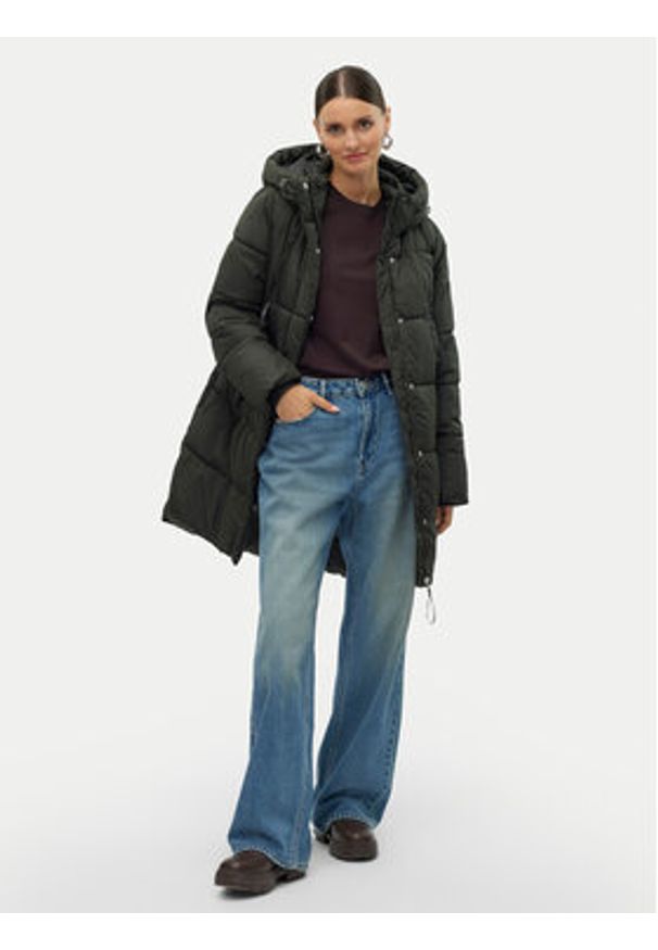 Vero Moda Kurtka zimowa Nova 10311653 Szary Regular Fit. Kolor: szary. Materiał: syntetyk. Sezon: zima