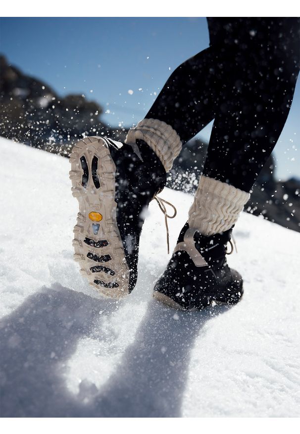 4f - 4F Wysokie buty trekkingowe ICE CRACKER z izolacją Primaloft damskie - czarne 37. Wysokość cholewki: przed kolano. Kolor: czarny. Materiał: nylon. Szerokość cholewki: normalna. Sezon: zima