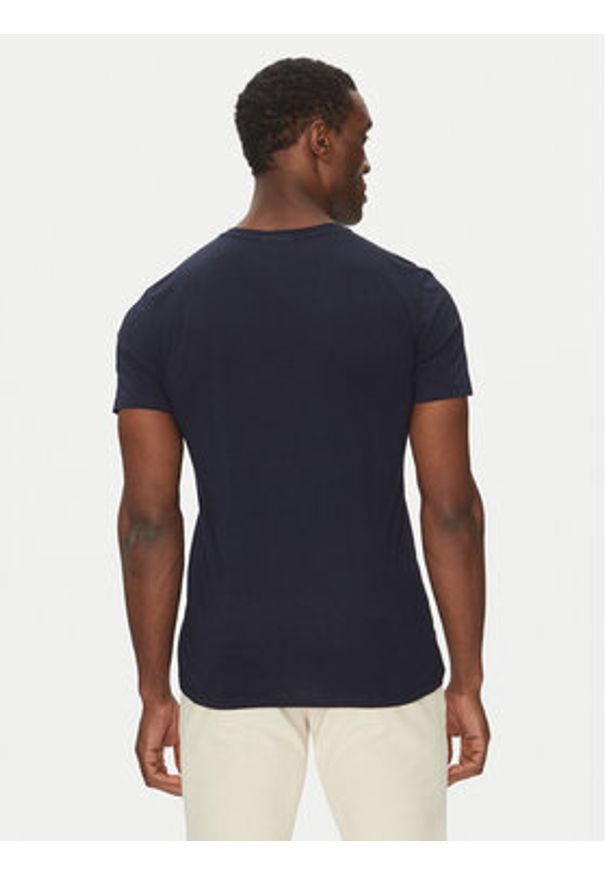 Lacoste T-Shirt TH6710 Granatowy Regular Fit. Kolor: niebieski. Materiał: bawełna