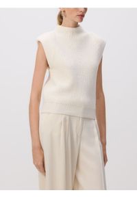 Reserved - Kamizelka z poduszkami na ramionach - złamana biel. Materiał: dzianina, bawełna #1