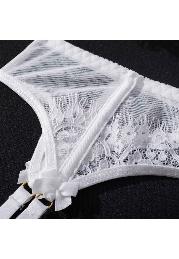 Intica - Komplet bielizny koronkowej z eleganckimi detalami Shaquana. Kolor: biały. Materiał: koronka. Wzór: koronka