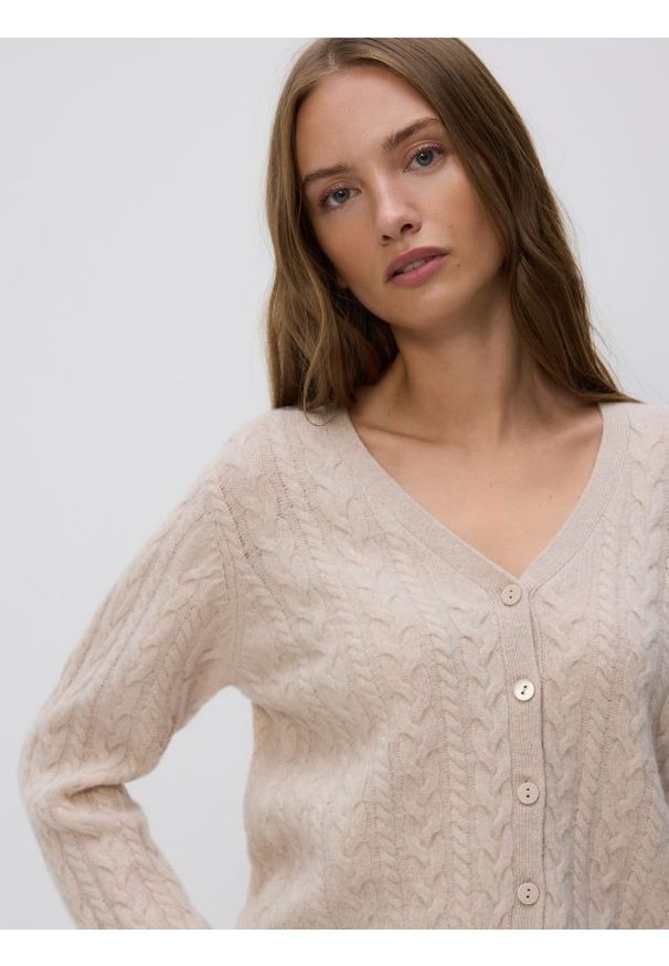 Reserved - Wełniany kardigan - beżowy. Kolor: beżowy. Materiał: wełna