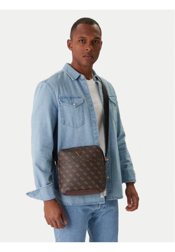 Guess Saszetka HMTOLO P4258 Brązowy. Kolor: brązowy. Materiał: skóra