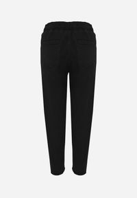 Renee - Czarne Jeansy Mom Fit z Bawełny ze Ściągaczem w Talii Carilera. Okazja: na co dzień. Kolor: czarny. Styl: sportowy, retro, casual #8