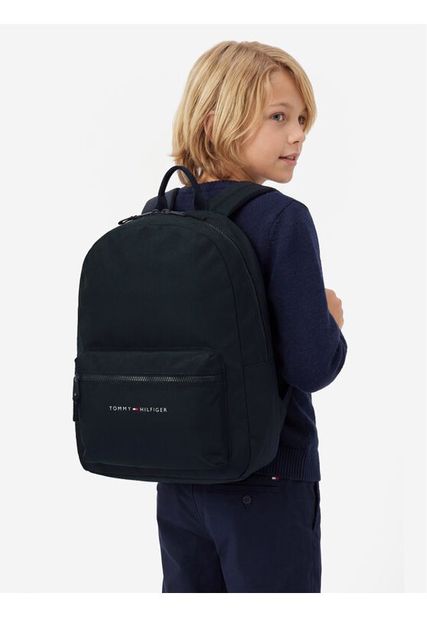 TOMMY HILFIGER - Tommy Hilfiger Plecak Th Essential Backpack AU0AU01864 Granatowy. Kolor: niebieski. Materiał: materiał