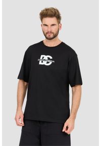 Dolce and Gabbana - DOLCE & GABBANA Czarny t-shirt z dużym logo. Kolor: czarny