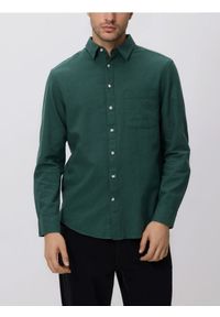 Reserved - Koszula regular z lnem - ciemnozielony. Kolor: zielony. Materiał: len #1
