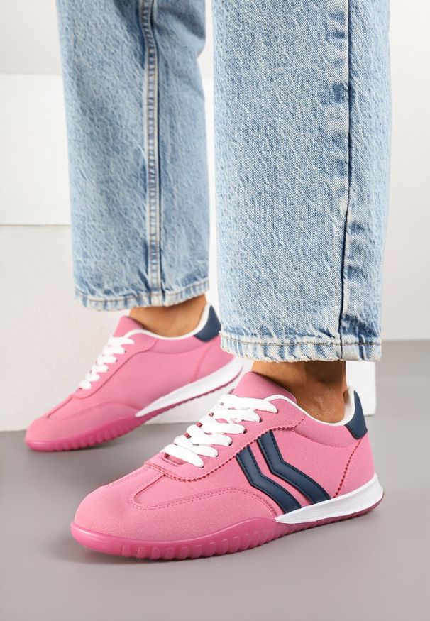 Born2be - Różowe Sneakersy w Typie Tenisówek z Ozdobnymi Paskami Zommea. Zapięcie: pasek. Kolor: różowy
