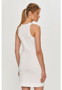 Calvin Klein Jeans - Sukienka. Kolor: biały. Materiał: bawełna, dzianina. Typ sukienki: dopasowane #3