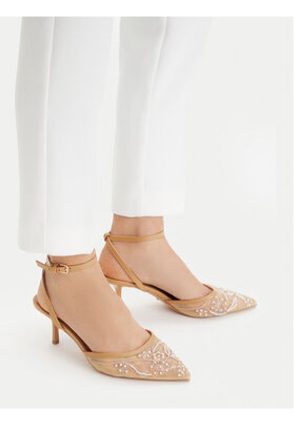 DeeZee Czółenka CEO-CD25-09-3 Beżowy. Kolor: beżowy. Materiał: materiał