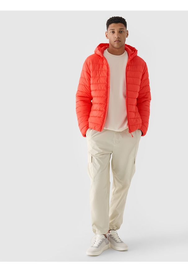 4f - 4F Kurtka puchowa z syntetycznym wypełnieniem męska - czerwona M. Okazja: na co dzień. Typ kołnierza: kołnierzyk stójkowy, kaptur. Kolor: czerwony. Materiał: puch, syntetyk. Długość: długie. Styl: casual, klasyczny, sportowy