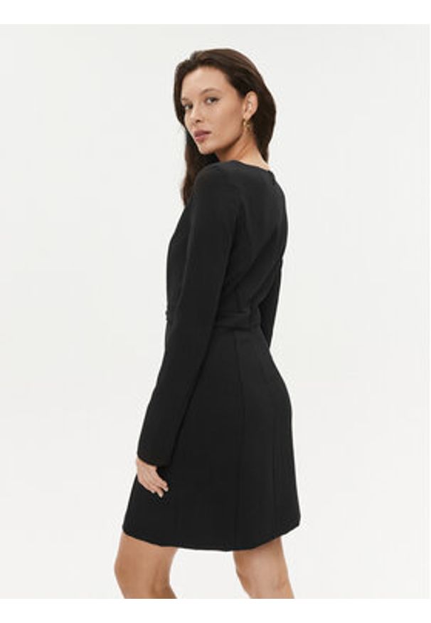 TwinSet - TWINSET Sukienka codzienna 232TT2195 Czarny Regular Fit. Okazja: na co dzień. Kolor: czarny. Materiał: syntetyk. Typ sukienki: proste. Styl: casual