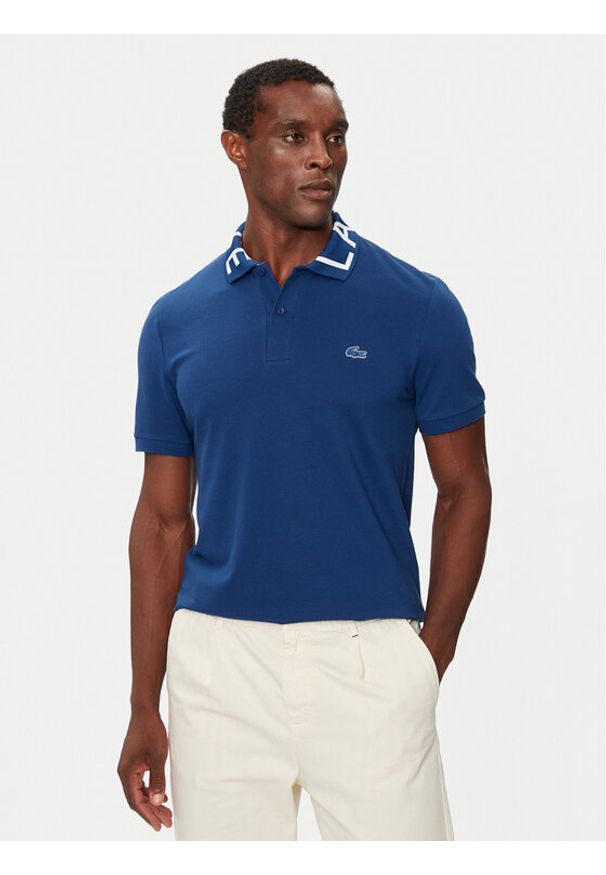 Lacoste Polo PH7495 Niebieski Slim Fit. Typ kołnierza: polo. Kolor: niebieski. Materiał: syntetyk, bawełna