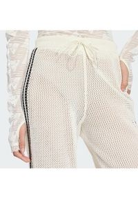 Adidas - adidas Spodnie dzianinowe Firebird KC6493 Biały Regular Fit. Kolor: biały. Materiał: syntetyk #3