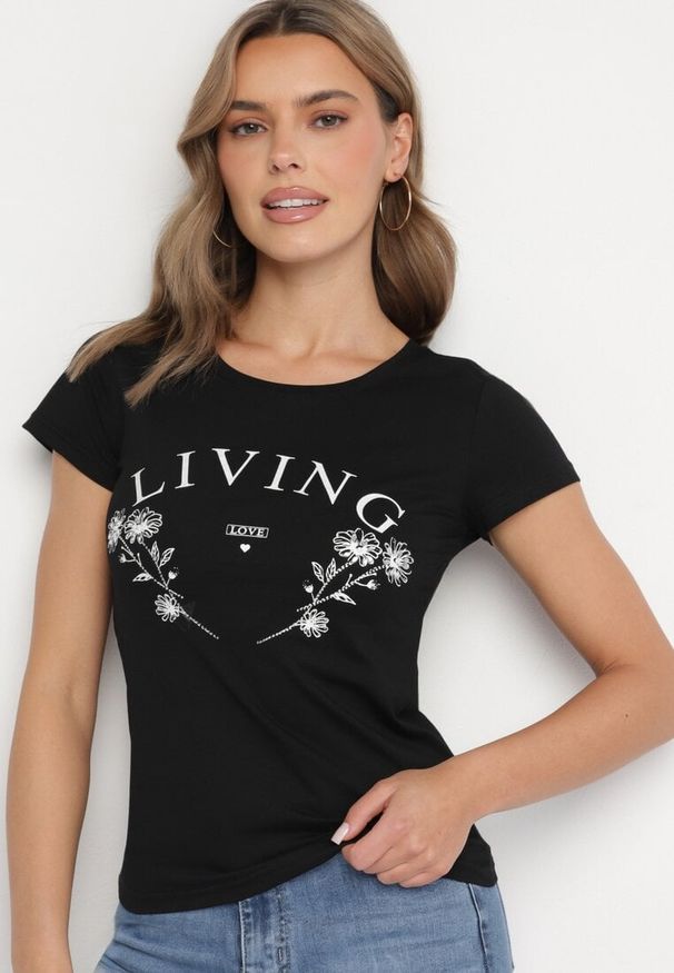 Born2be - Czarny Bawełniany T-shirt z Napisem Living i Nadrukiem Commea. Okazja: na co dzień. Kolor: czarny. Materiał: bawełna. Wzór: napisy, nadruk. Styl: elegancki, casual