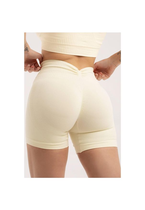 GYM GLAMOUR - Spodenki fitness damskie Gym Glamour deep push up 2.0. Kolor: beżowy. Sport: fitness