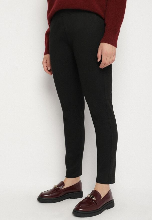 Born2be - Czarne Dopasowane Spodnie Skinny z Gumką w Talii i Kieszeniami Avenelle. Okazja: na co dzień. Kolekcja: plus size. Kolor: czarny. Styl: klasyczny, casual
