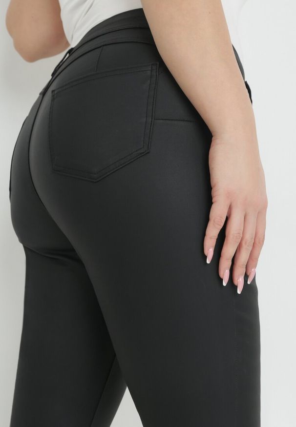 Born2be - Czarne Spodnie Skinny Push Up Zami. Okazja: na co dzień. Kolekcja: plus size. Kolor: czarny. Wzór: aplikacja. Styl: elegancki, casual