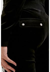 Juicy Couture - JUICY COUTURE Czarne damskie spodnie dresowe Layla Caviar Trackpant, Rozmiar XS. Kolor: czarny. Materiał: dresówka #7