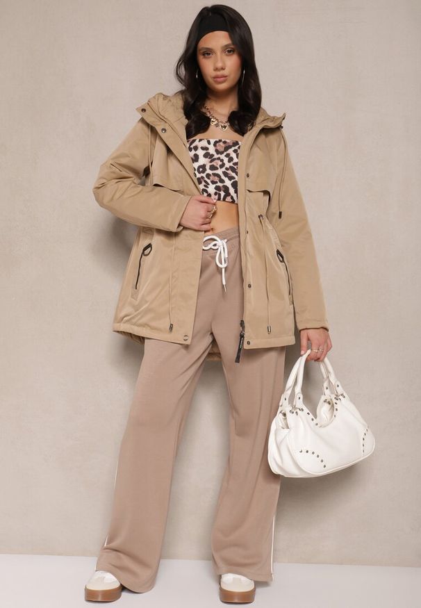 Renee - Ciemnobeżowa Dwustronna Kurtka o Fasonie Parki Tarisen. Okazja: na co dzień, na spacer. Kolor: beżowy. Materiał: jeans. Wzór: gładki. Styl: elegancki, casual