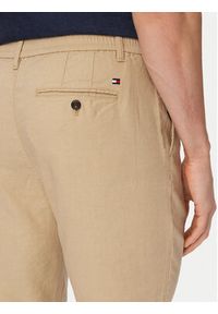 TOMMY HILFIGER - Tommy Hilfiger Chinosy Denton MW0MW42337 Khaki Straight Fit. Kolor: brązowy. Materiał: len #2