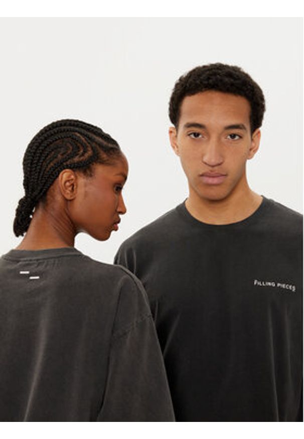 Filling Pieces T-Shirt Unisex 7441378 Czarny Boxy Fit. Kolor: czarny. Materiał: bawełna