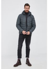 Rains Kurtka 1528 Trekker Hooded Jacket kolor szary zimowa. Okazja: na co dzień. Kolor: szary. Materiał: materiał. Wzór: gładki. Sezon: zima. Styl: casual #9