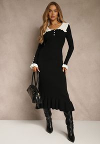 Renee - Czarna Sukienka Retro z Dzianiny z Wiskozą Zdobiona Kołnierzykiem Zihanne. Okazja: na co dzień. Kolor: czarny. Materiał: wiskoza, dzianina. Długość rękawa: długi rękaw. Wzór: aplikacja. Typ sukienki: proste, dopasowane. Styl: retro #5