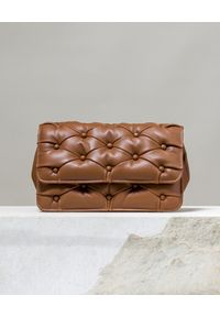 BENEDETTA BRUZZICHES - Brązowa torebka Carmen Large. Kolor: brązowy. Materiał: pikowane. Rodzaj torebki: na ramię #4