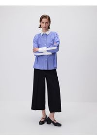 Reserved - Koszula z kontrastowymi mankietami - niebieski. Kolor: niebieski. Materiał: bawełna, tkanina #1