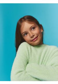 Reserved - Puszysty sweter - jasnozielony. Kolekcja: plus size. Kolor: zielony. Materiał: dzianina