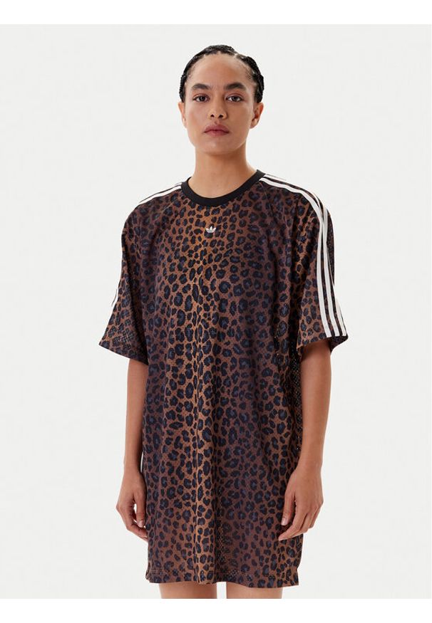Adidas - adidas Sukienka codzienna Leopard JW7311 Brązowy Regular Fit. Okazja: na co dzień. Kolor: brązowy. Materiał: syntetyk. Typ sukienki: proste. Styl: casual
