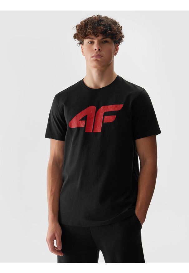 4f - 4F T-shirt regular z nadrukiem męski - czarny S. Okazja: na co dzień. Kolor: czarny. Materiał: bawełna, jersey, dzianina. Długość rękawa: krótki rękaw. Długość: krótkie. Wzór: nadruk. Styl: sportowy, casual
