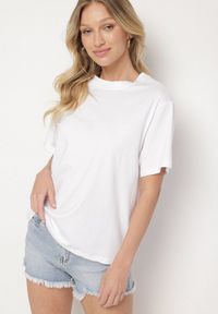 Born2be - Biały Bawełniany Klasyczny T-shirt Kollira. Okazja: na co dzień. Kolor: biały. Materiał: bawełna. Styl: klasyczny
