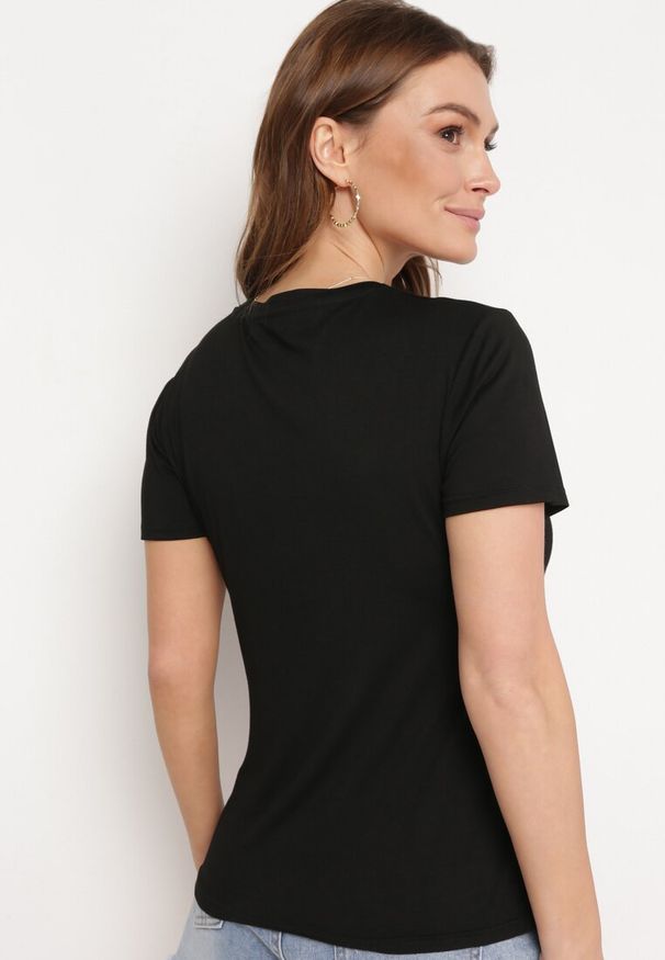 Born2be - Czarny Bawełniany T-shirt z Krótkim Rękawem Ozdobiony Nadrukiem z Cyrkoniami Abilena. Okazja: na co dzień. Kolor: czarny. Materiał: bawełna. Długość rękawa: krótki rękaw. Długość: krótkie. Wzór: aplikacja, nadruk. Styl: casual