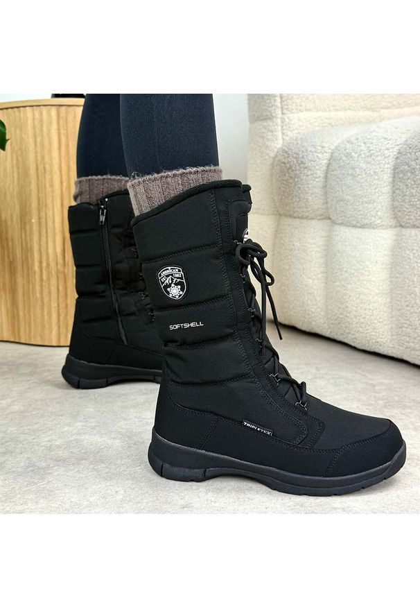 Czarne zimowe śniegowce damskie z membraną American Club Softshell Sn07,SN85. Okazja: na spacer. Kolor: czarny. Materiał: skóra, softshell, tkanina. Szerokość cholewki: normalna. Sezon: zima. Obcas: na obcasie. Styl: klasyczny, elegancki. Wysokość obcasa: średni