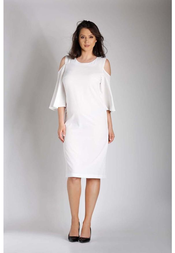 Nommo - Ecru Prosta Midi Sukienka z Rozkloszowanym Rękawem PLUS SIZE. Kolekcja: plus size. Materiał: poliester, wiskoza. Typ sukienki: proste, dla puszystych. Długość: midi