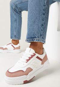 Born2be - Biało-Różowe Sneakersy na Platformie Faelindra. Kolor: biały. Obcas: na platformie