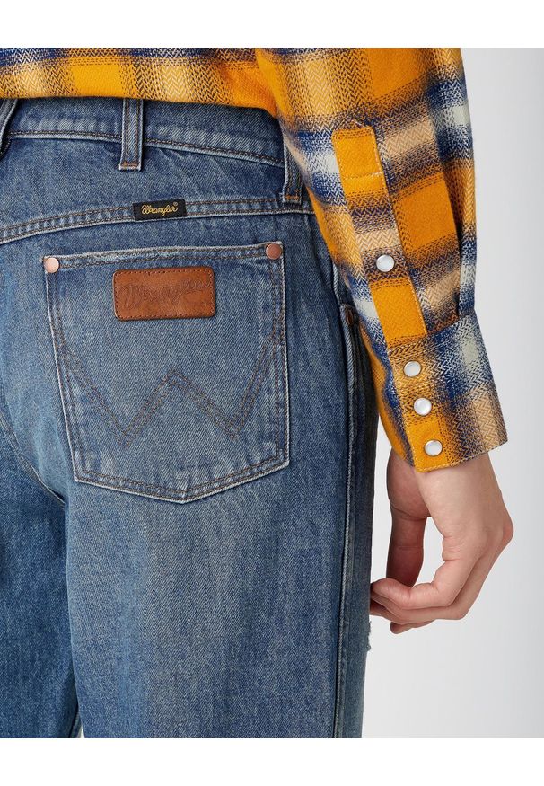 Wrangler - MĘSKIE SPODNIE JEANSOWE WRANGLER GREENSBORO ROUGH RIDER W15QY1367 112141202