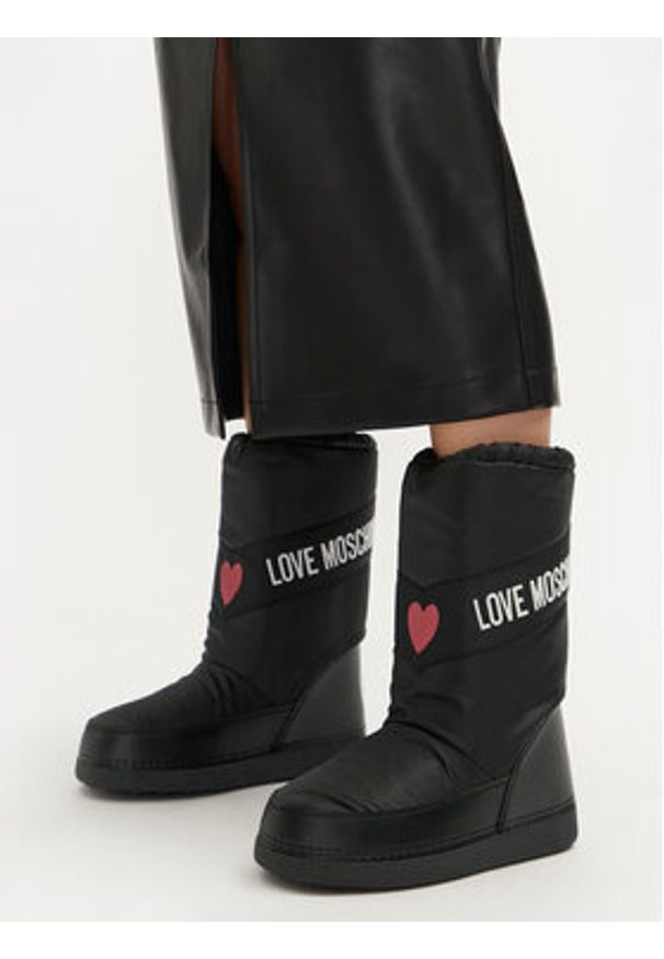 Love Moschino - LOVE MOSCHINO Śniegowce JA24032G1LISA000 Czarny. Kolor: czarny. Materiał: materiał