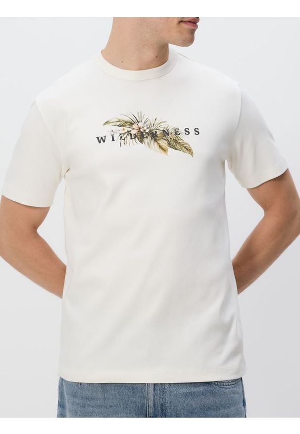 Reserved - T-shirt comfort z nadrukiem - złamana biel. Materiał: dzianina, bawełna. Wzór: nadruk