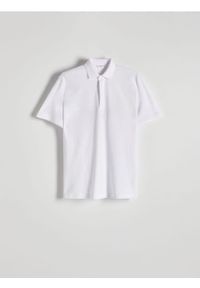 Reserved - Koszulka polo regular - biały. Typ kołnierza: polo. Kolor: biały. Materiał: dzianina, bawełna